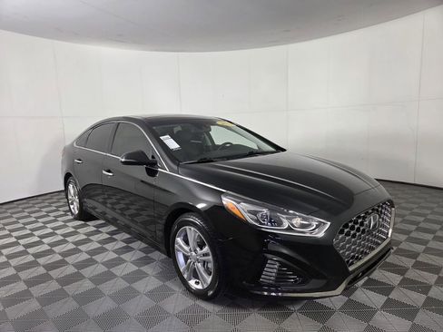 Used 2019 Hyundai Sonata Limited w/ Ultimate Package 04 FWD image 2
