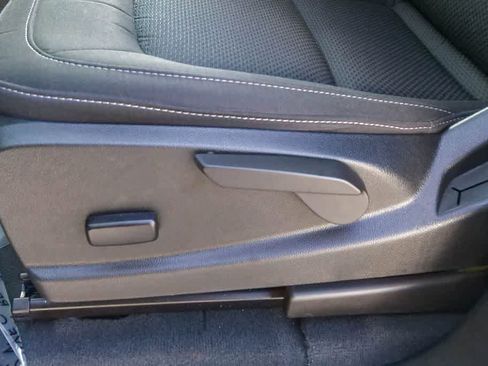 Used 2022 Chevrolet Colorado LT image 20