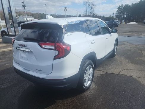Used 2022 GMC Terrain SLE image 7