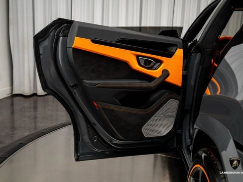 Used 2023 Lamborghini Urus S image 53