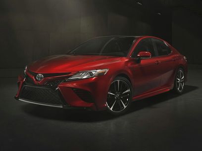 Used 2020 Toyota Camry SE w/ Convenience Package