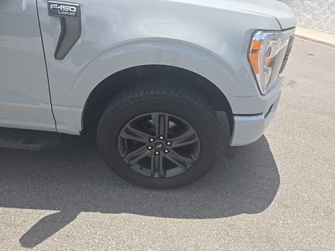 Used 2023 Ford F150 Lariat AWD/4WD image 4