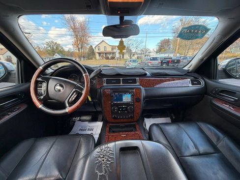 Used 2008 Chevrolet Avalanche LTZ w/ LTZ Preferred Equipment Group image 15