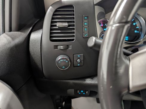 Used 2007 GMC Sierra 2500 SLE w/ Z71 Off-Road Package image 23