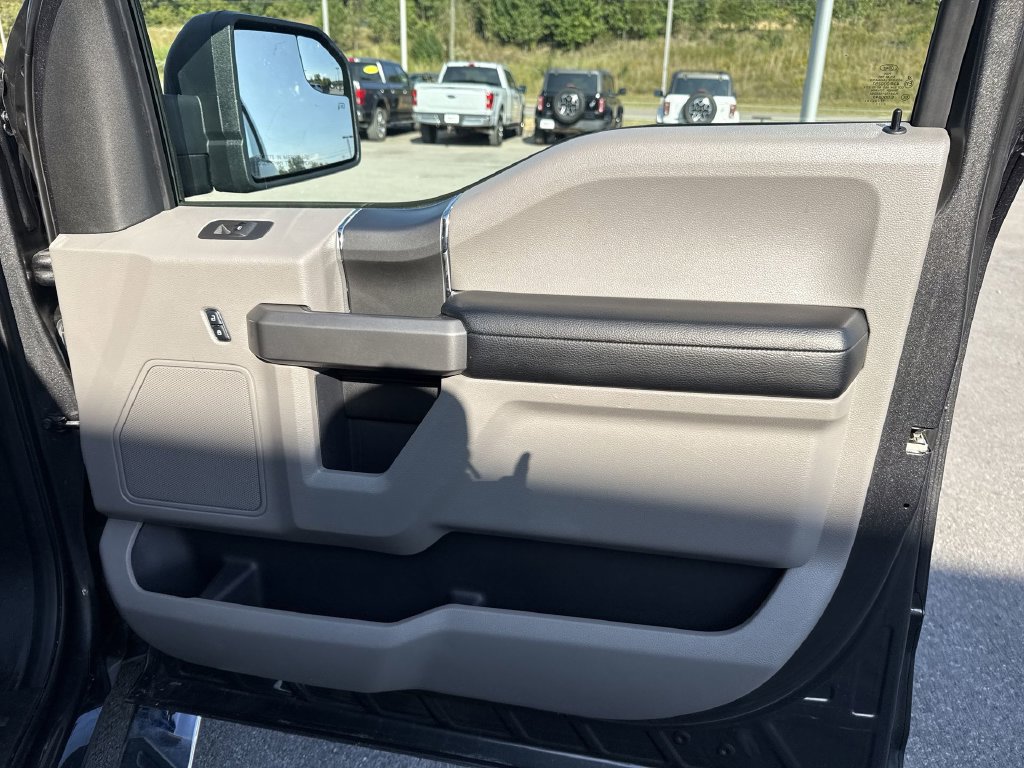 Used 2018 Ford F150 XLT w/ Equipment Group 302A Luxury AWD/4WD image 20