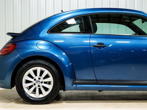 Used 2018 Volkswagen Beetle 2.0T S image 9