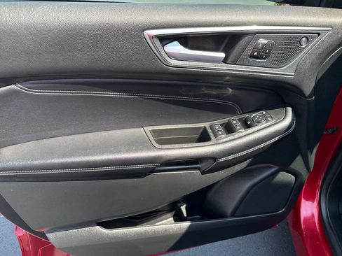 Used 2024 Ford Edge Titanium AWD/4WD image 9