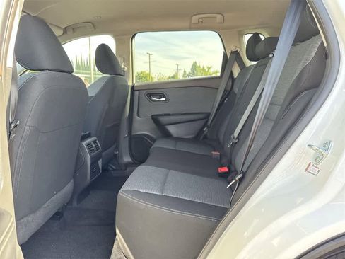 Used 2023 Nissan Rogue SV image 28