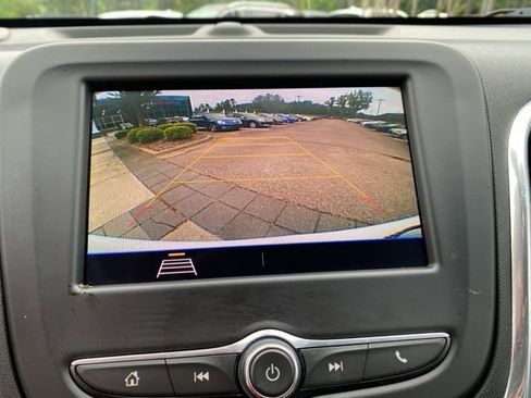 Used 2021 Chevrolet Equinox LS w/ LS Convenience Package FWD image 13