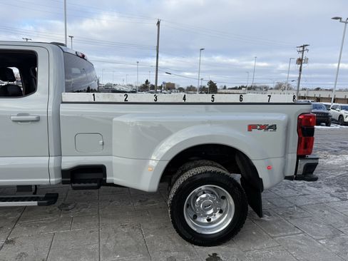 Used 2025 Ford F450 Lariat w/ FX4 Off-Road Package image 12