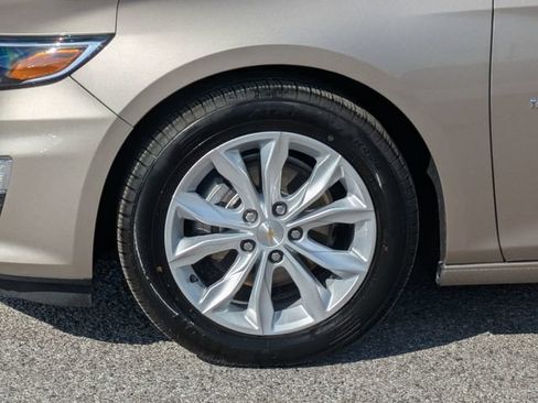 Used 2025 Chevrolet Malibu LT FWD image 11