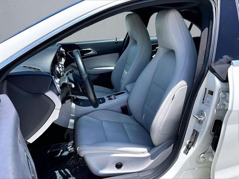 Used 2014 Mercedes-Benz CLA 250 image 24