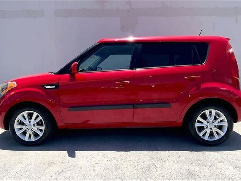 Used 2013 Kia Soul FWD image 3