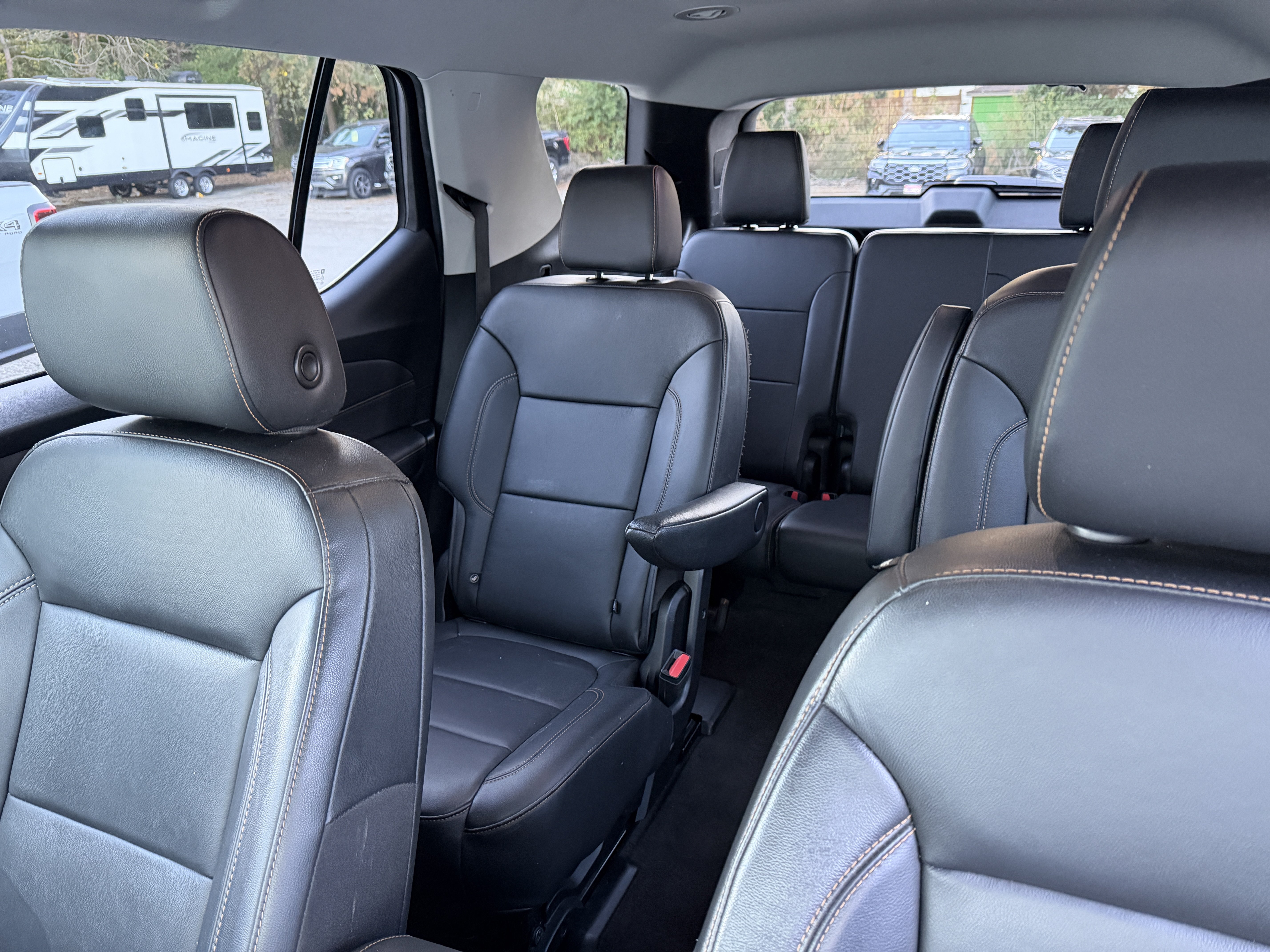 Used 2020 Chevrolet Traverse LT w/ LT Premium Package AWD/4WD image 9