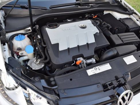 Used 2013 Volkswagen Golf TDI image 92