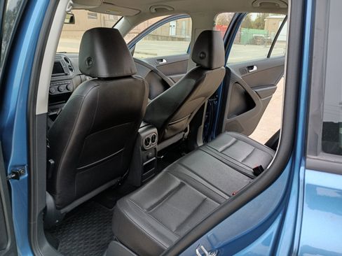 Used 2017 Volkswagen Tiguan S image 10