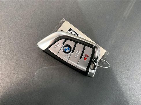 Used 2025 BMW 330i Sedan w/ M Sport Package image 13