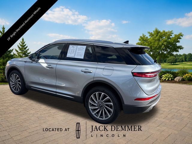 Certified 2023 Lincoln Corsair Reserve w/ Equipment Group 201A AWD/4WD image 4