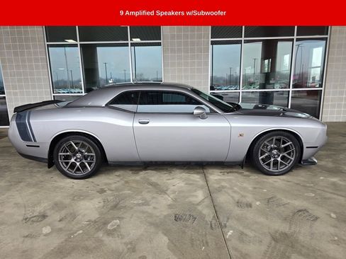 Used 2016 Dodge Challenger R/T Scat Pack w/ Leather Interior Group image 9