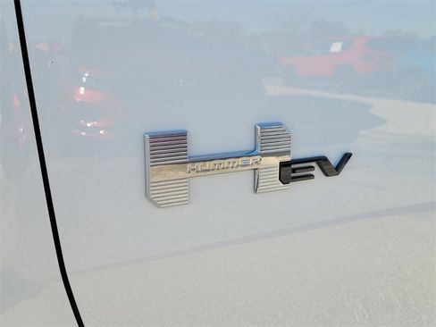 Certified 2025 GMC Hummer EV 3X image 13