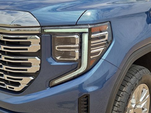 Used 2025 GMC Sierra 1500 Denali w/ Technology Package AWD/4WD image 10