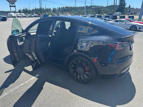 Used 2023 Tesla Model Y Performance AWD/4WD image 22