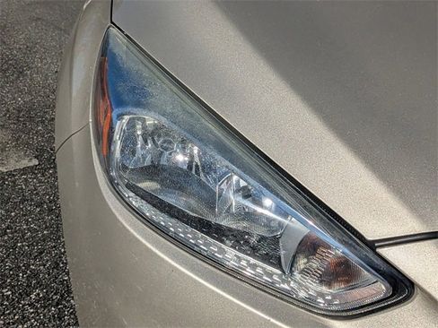 Used 2017 Ford Focus SE image 9