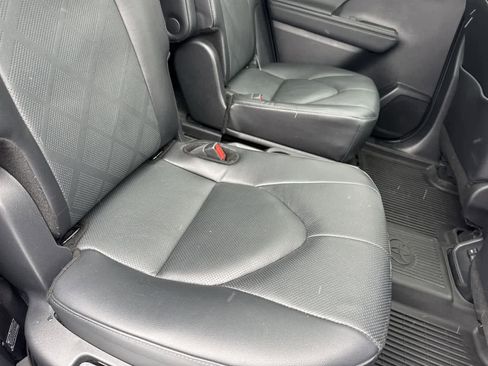 Used 2024 Toyota Highlander Platinum image 15