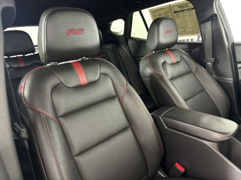 Used 2025 Chevrolet Trax RS w/ Driver Confidence Package image 24