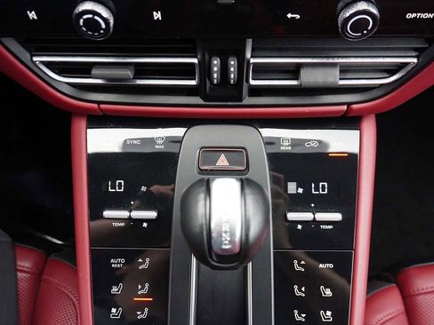 Used 2024 Porsche Macan GTS image 61