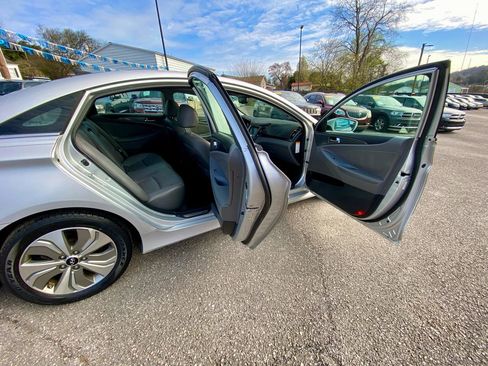 Used 2014 Hyundai Sonata Limited w/ Panoramic Sunroof Package 02 image 11