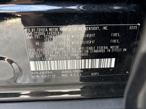 Used 2025 Toyota RAV4 LE AWD/4WD image 5