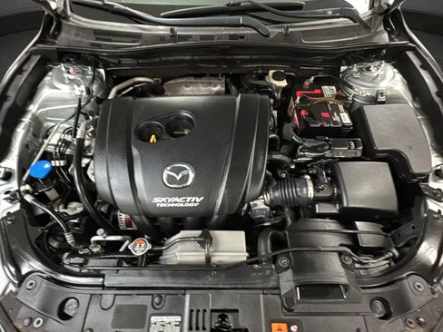 Used 2018 MAZDA MAZDA3 Touring FWD image 19
