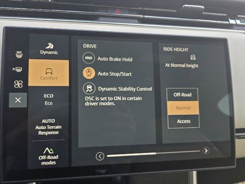 Certified 2025 Land Rover Range Rover Long Wheelbase SE AWD/4WD image 14