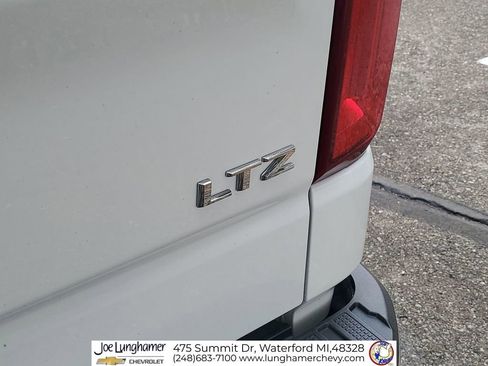 Used 2020 Chevrolet Silverado 1500 LTZ w/ LTZ Plus Package AWD/4WD image 34