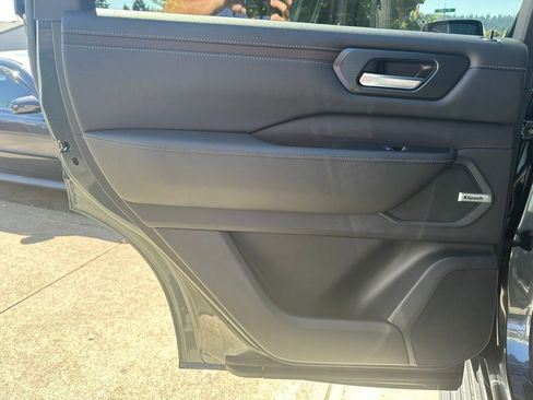 New 2026 Nissan Armada SL w/ Captain's Chari Seat Package image 23