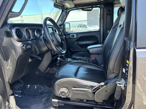 Used 2022 Jeep Wrangler Sport AWD/4WD image 12