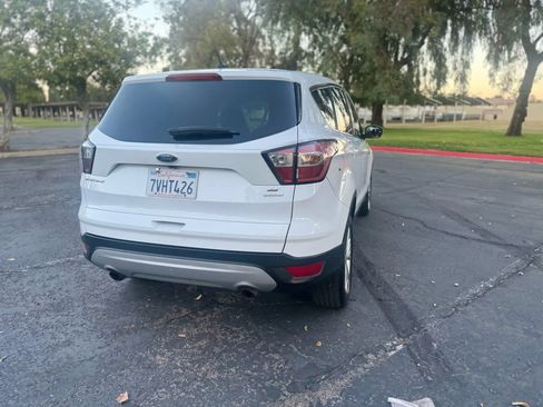 Used 2017 Ford Escape SE FWD image 23