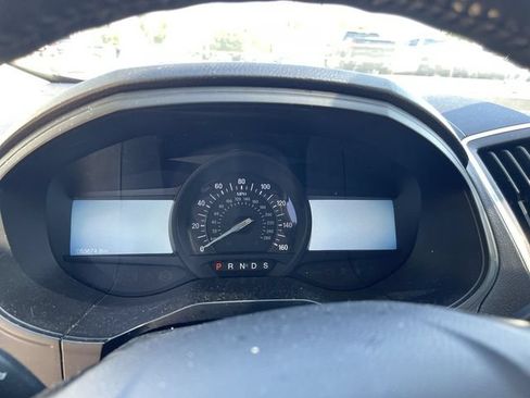 Used 2024 Ford Edge Titanium AWD/4WD image 2