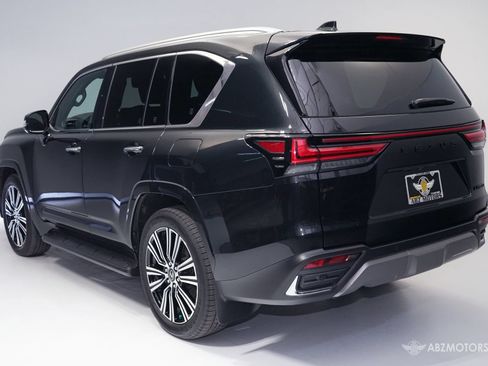 Used 2026 Lexus LX 600 4WD w/ Luxury Package image 6