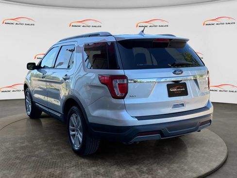 Used 2019 Ford Explorer XLT w/ Equipment Group 202A AWD/4WD image 8