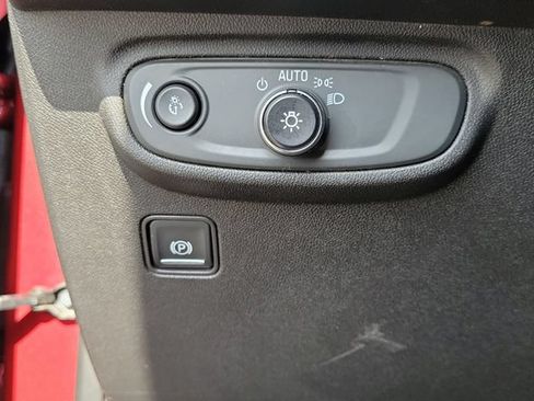 Used 2018 GMC Terrain SLE w/ Driver Convenience Package AWD/4WD image 25