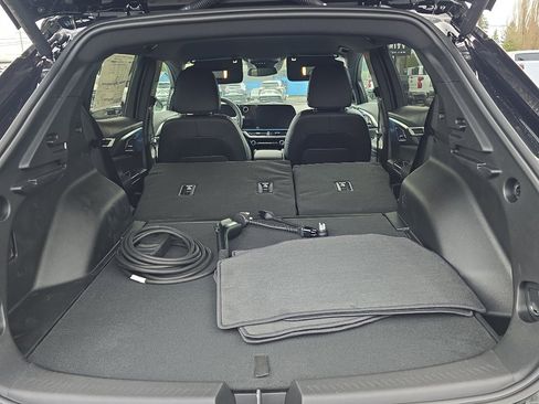 New 2026 Chevrolet Equinox EV LT image 10