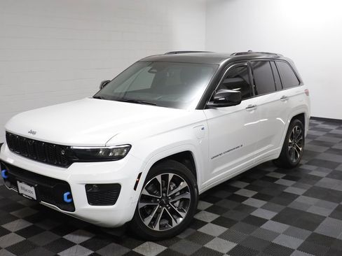 Used 2023 Jeep Grand Cherokee Overland w/ Advanced Protech Group III image 2