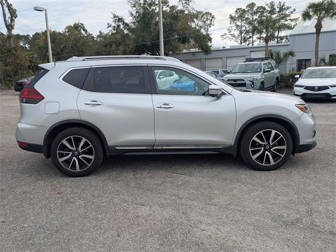 Used 2019 Nissan Rogue SL image 3