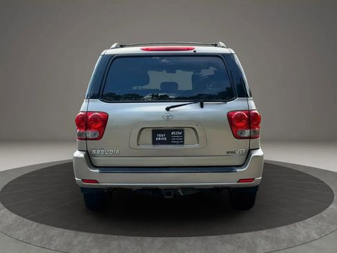 Used 2007 Toyota Sequoia SR5 RWD image 4