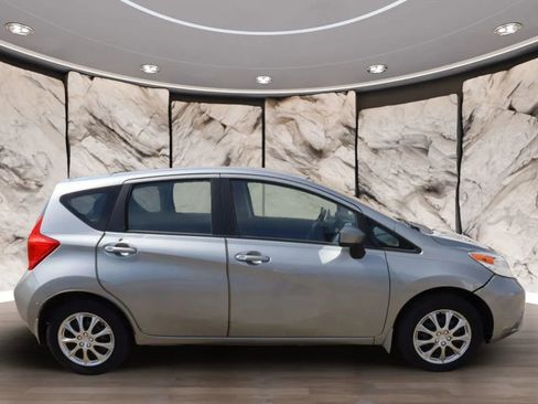 Used 2015 Nissan Versa Note SV image 4