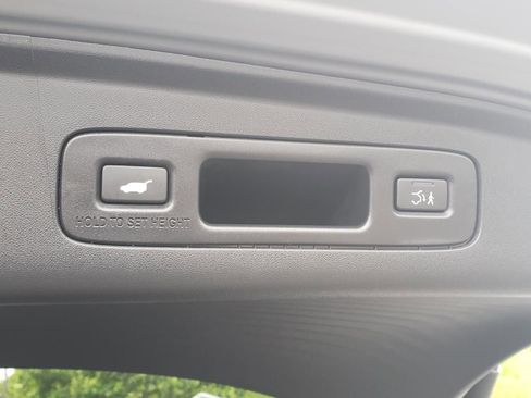 Certified 2025 Acura ADX AWD image 9