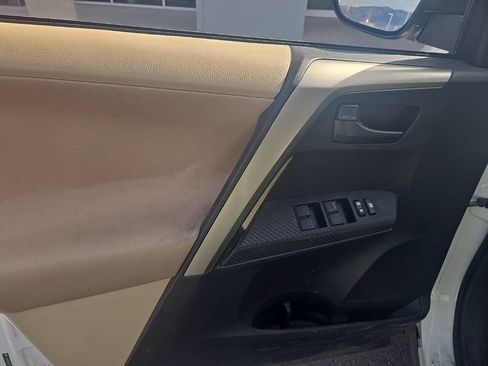 Used 2013 Toyota RAV4 LE image 13