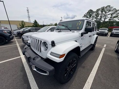 Used 2022 Jeep Wrangler Unlimited Sahara AWD/4WD image 1
